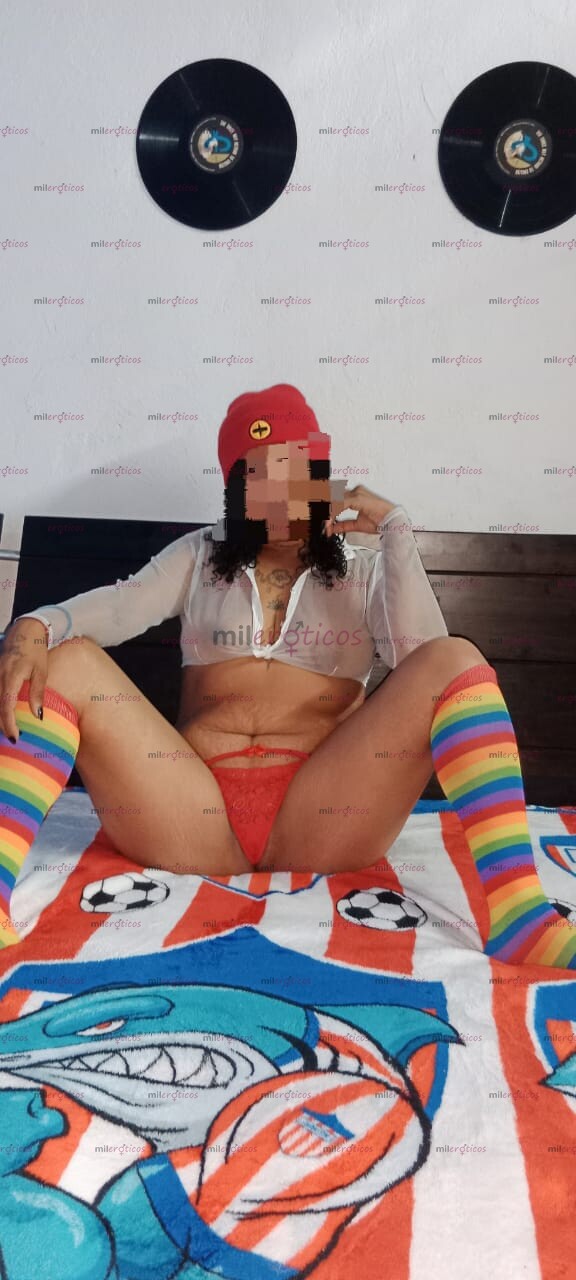 FOTOS DE SHARLOT HERMOSA CHICA MORENA CON GANAS DE VERGAS DURAS