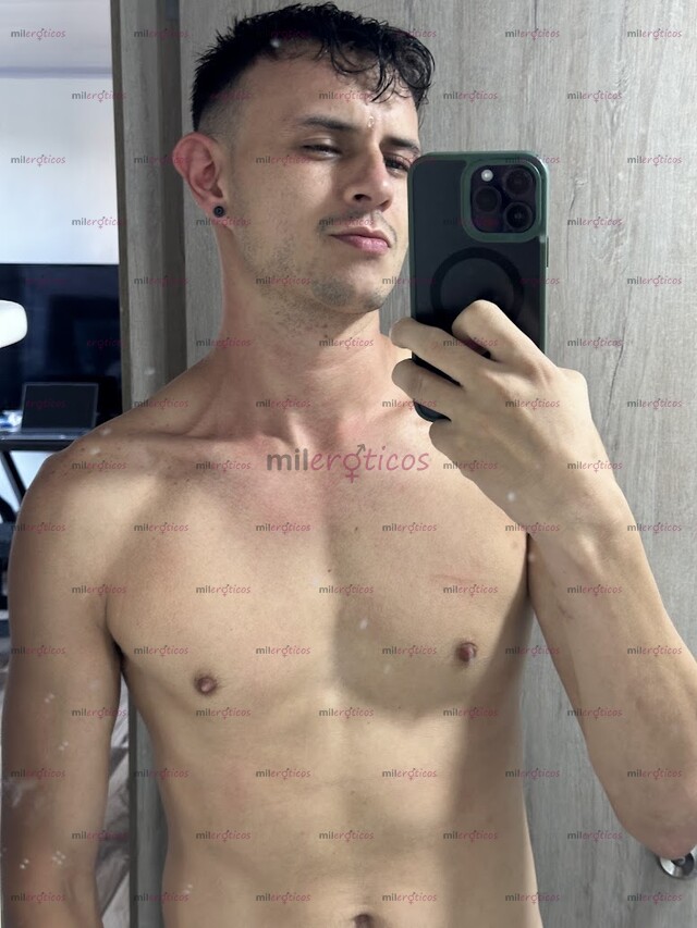 FOTOS DE JOVEN DESCOMPLICADO Y COMPLACIENTE VERGA DE 19 CMS LECHERO