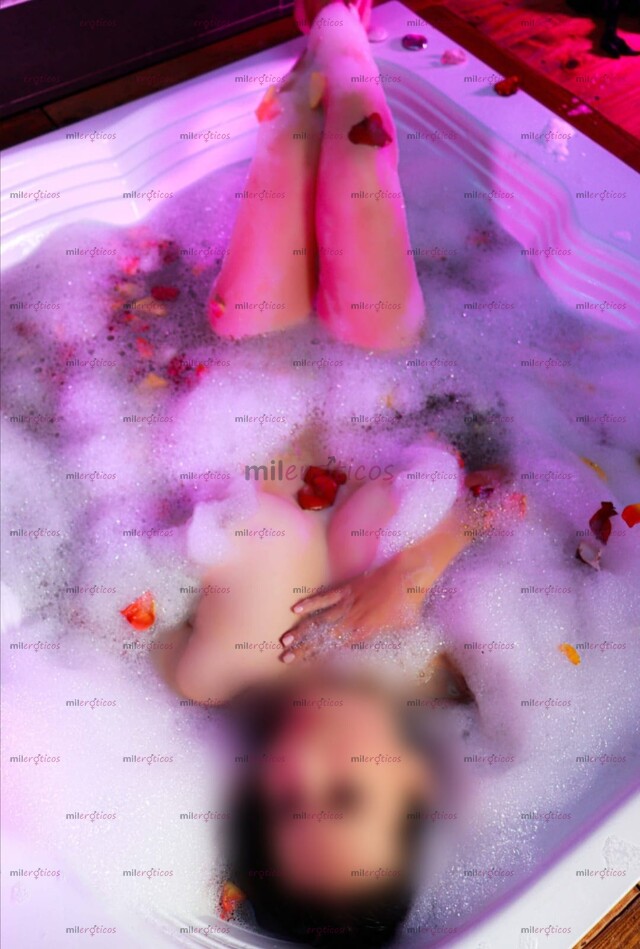 FOTOS DE US CUMPLE TU FANTASÍA DE ESTAR CON UNA EMBARAZADA LACTANTE...