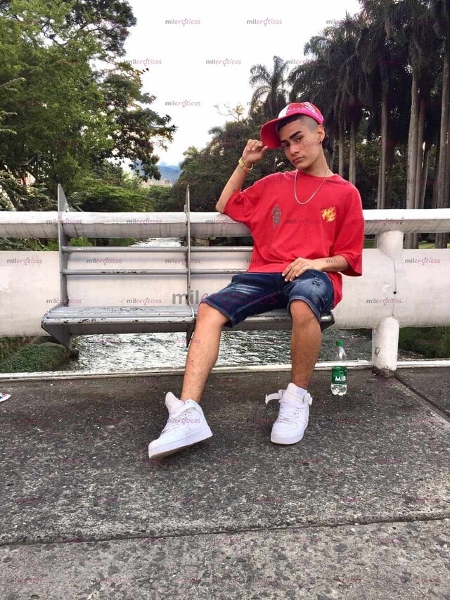 FOTOS DE NIÑO GAY VERSÁTIL CON GANAS DE PASAR EL RATO