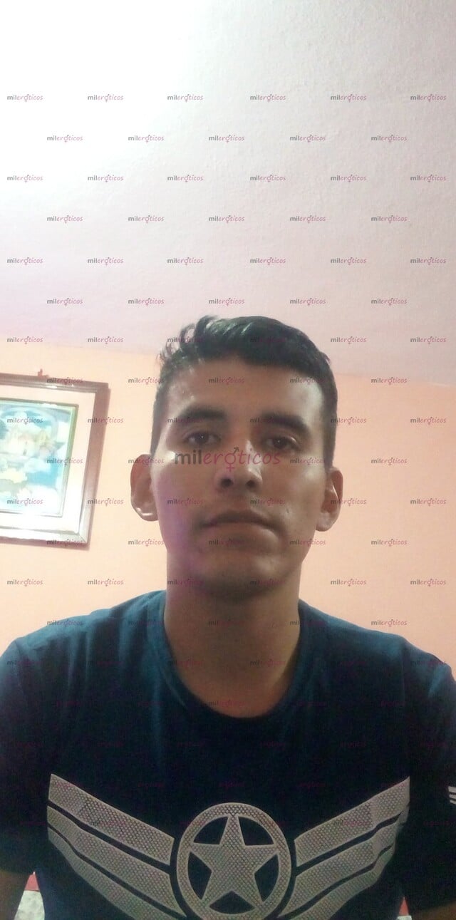 FOTOS DE SOY UN CHICO NUEVO MORENO DE FUGO CON POCA EXPRECION