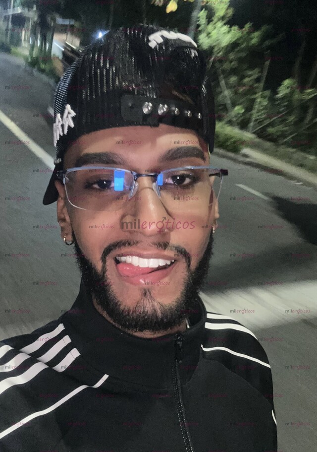 FOTOS DE MORENO DELGADO PAISA VERSÁTIL VERGON DISPONIBLE