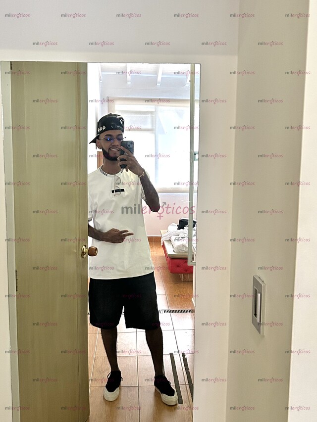 FOTOS DE MORENO DELGADO PAISA VERSÁTIL VERGON DISPONIBLE