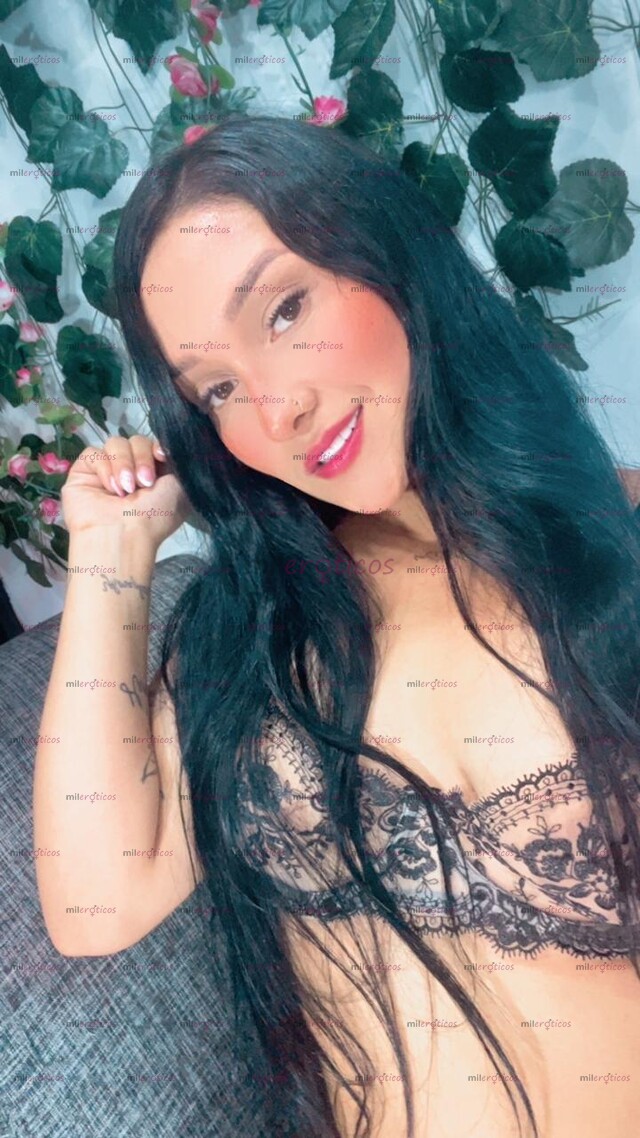 FOTOS DE CHICA MUY ATENTA COMPLACIENTE BELLA Y ATRACTIVA QUE ESPERAS