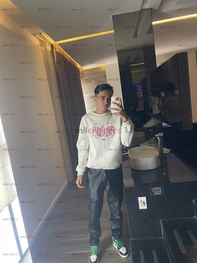 FOTOS DE HOLA QUE TAL MI NOMBRE ES DIEGO UN NENE GUAPO DE 18 AÑOS NUEVO EN EL AMBIENTE