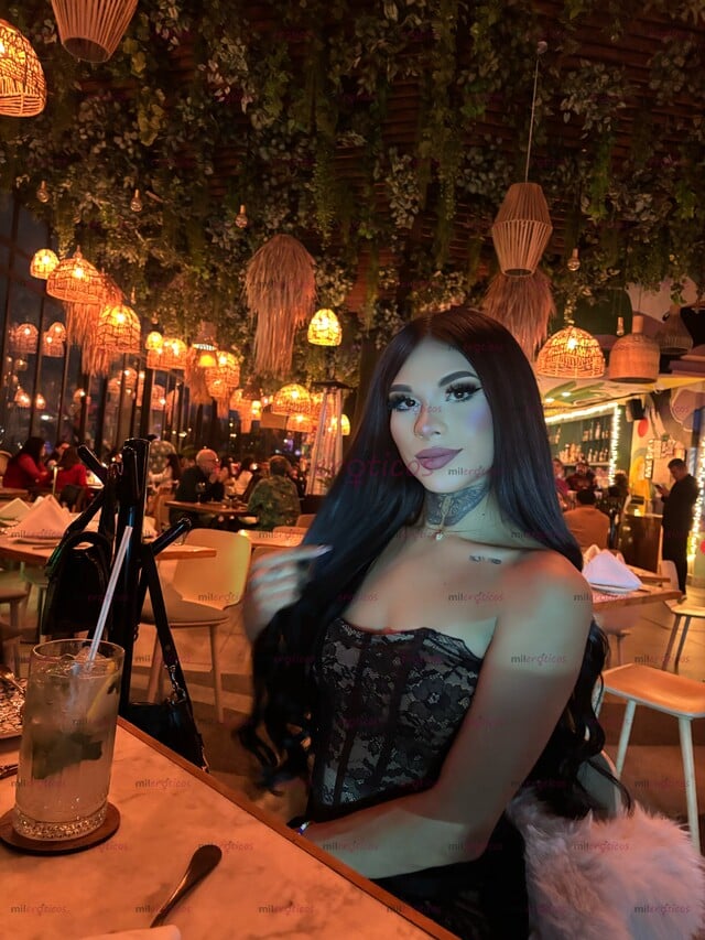 FOTOS DE TRANS PETTITE, FEMENINA Y MUY CACHONDA BEBÉ