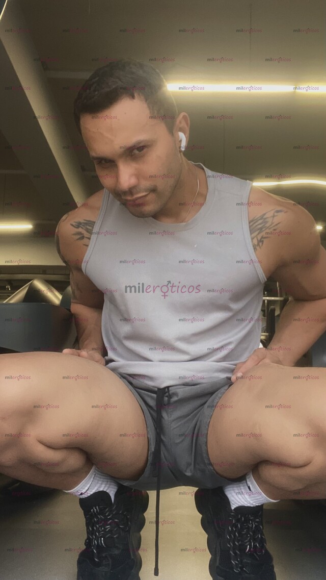 FOTOS DE VERSÁTIL CON BUEN CULO Y VERGA DISPONIBLE 24 HORAS