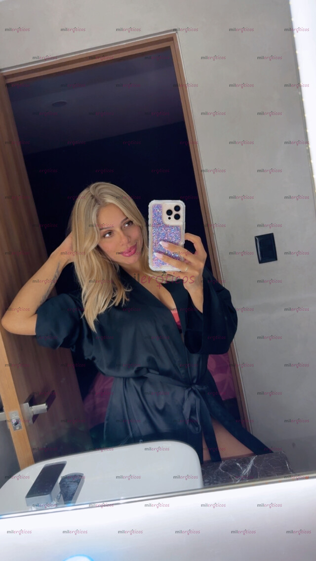 FOTOS DE COLOMBIANA CALIENTE, FIESTERA Y LLENA DE MUCHA LUJURIA