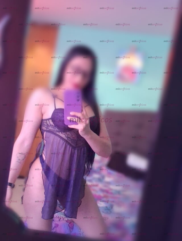 FOTOS DE ZOE ;ROLA DE CARA LINDA,CABELLO LARGO NEGRO ; DELGADA PIEL BL