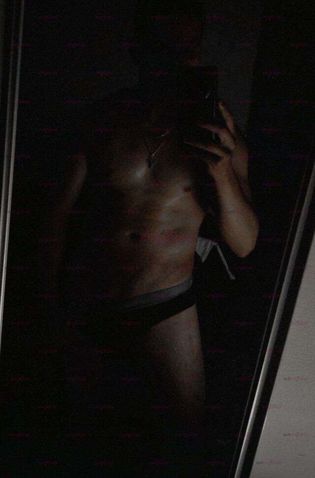 FOTOS DE JOVEN, CARISMÁTICO, SEXY Y OBSESIONADO POR LAS MUJERES.
