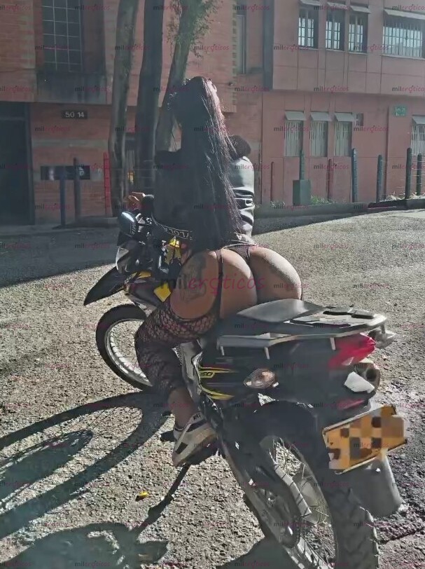 FOTOS DE NINFOMANA DISPUESTA A TODO. TETONA. CULO A. DOTADA. VERSATIL