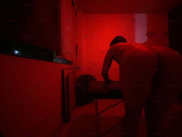 FOTOS DE VERSATIL CON BUENA VERGA Y CULO DISPONIBLE