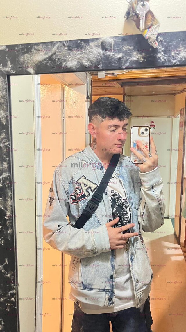 FOTOS DE POLLITO NEA VERS CACHONDO CON GANAS DE VER QUÉ PASA