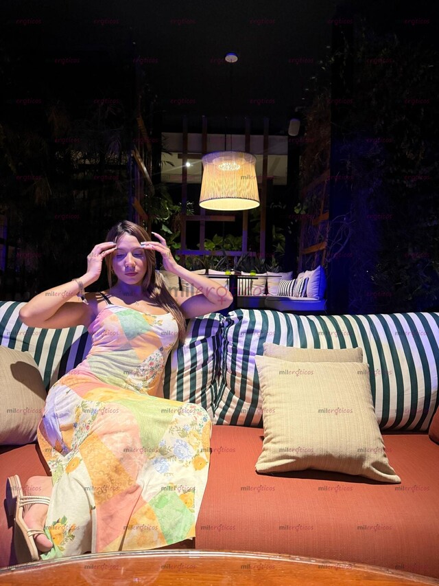 FOTOS DE DANICH. BILINGUE, DELICIOSA Y MORBOSA RUBIA MAMACITA. .