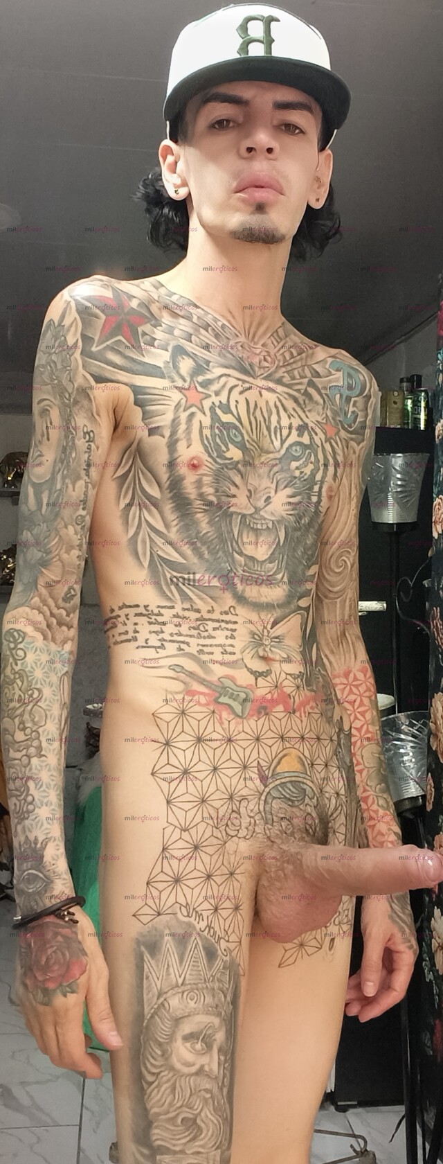 FOTOS DE FLACO ACTIVO BLANCO TATUADO MORBOSO CON SITIO