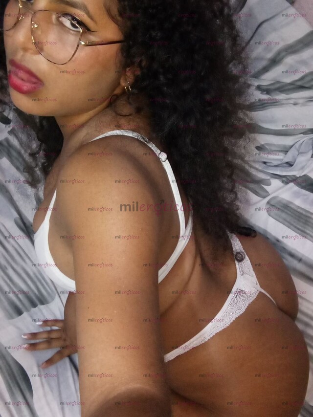 FOTOS DE SOY SANDRA, DÉJATE SEDUCIR POR LO SUAVE DE MI PIEL LO DULCE DE MIS LABIOS