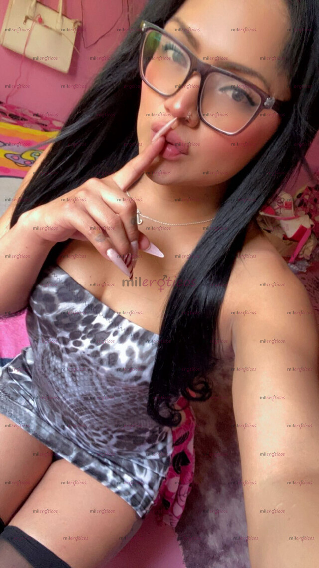 FOTOS DE MONSERRAT PERALTA , TIERNA , GUAPA , SEXY Y MUY COMPLACIENTE