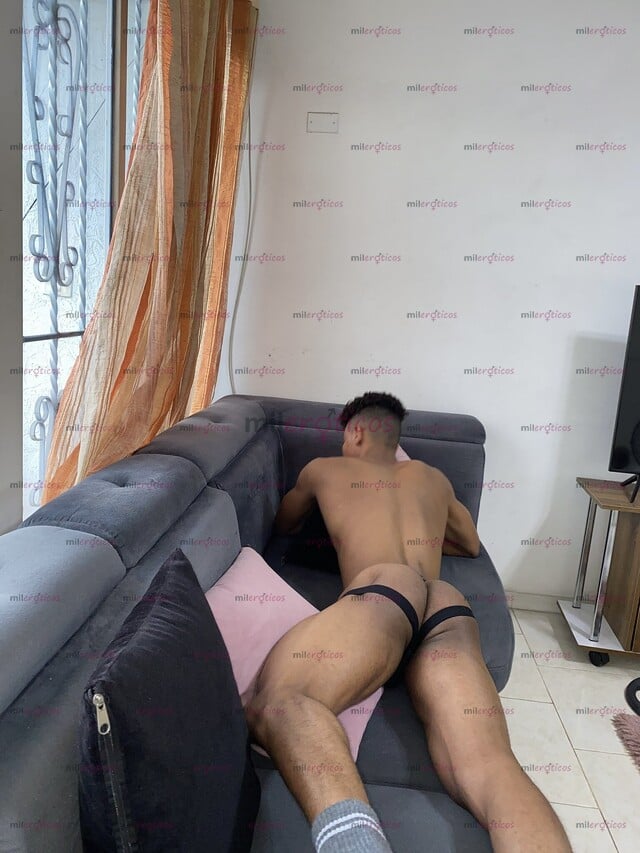 FOTOS DE CHICO SUMISO ARDIENTE PARA CUMPLIR TUS MÁS SUCIOS DESEOS