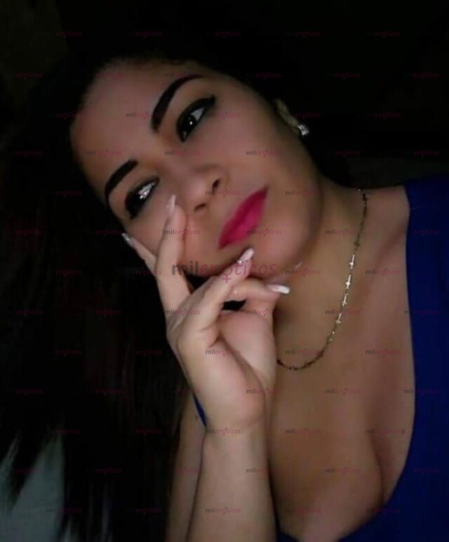 FOTOS DE MASAJES PROFESIONALES CON MASAJISTA HERMOSA, CARISMATICA, Y MUY EXTROVERTIDA