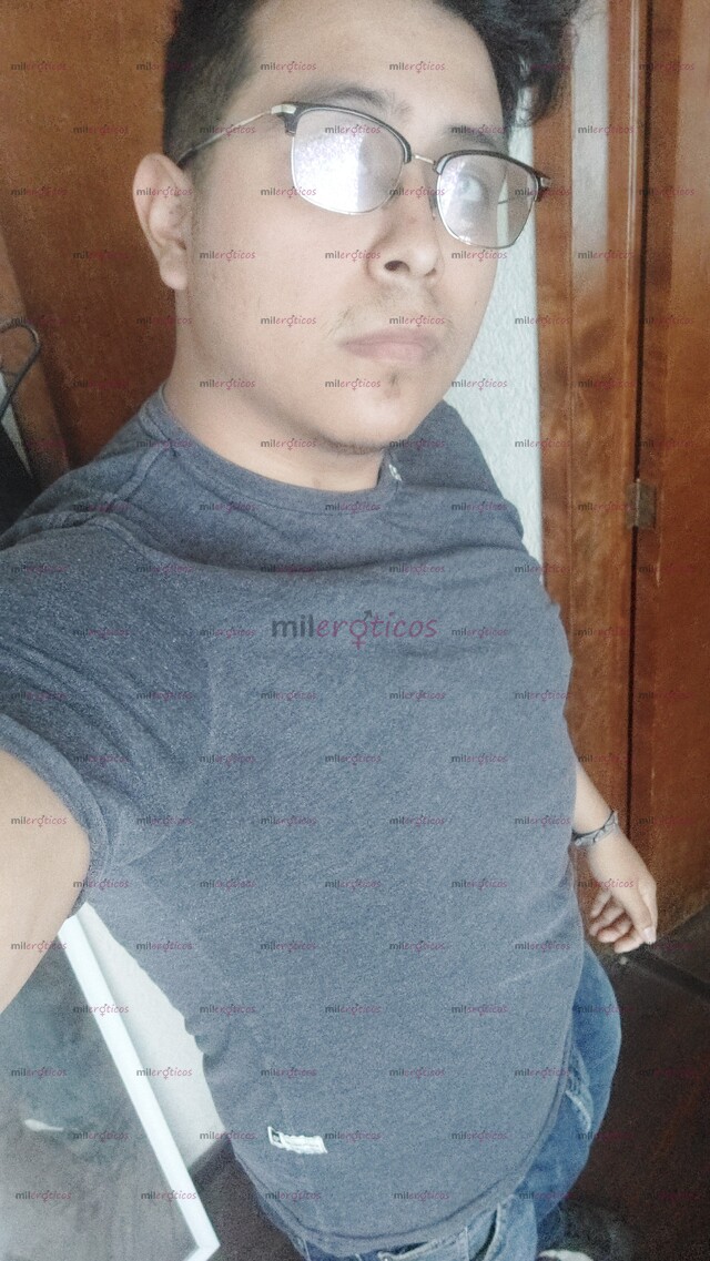 FOTOS DE JOVEN DE 22 AÑOS ,GRANDE,DURO,AGUANTADOR Y COMPLACIENTE