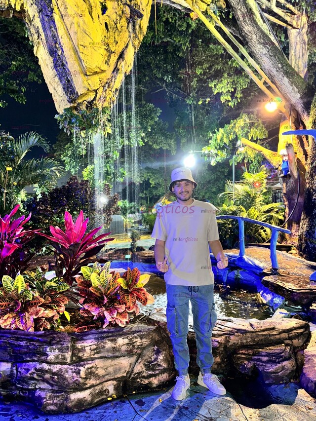 FOTOS DE GIGOLÓ, ATENCIÓN A CHICAS. MASAJISTA ERÓTICO.