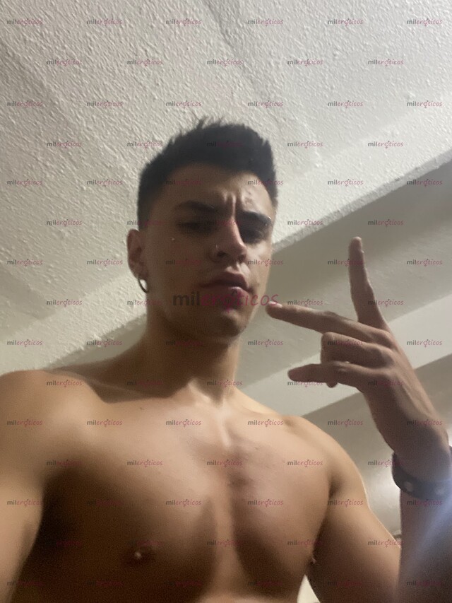 FOTOS DE COLOMBIANO MACHO DOMADOR DE CHUBBYS TETONES Y RICOS CULOS