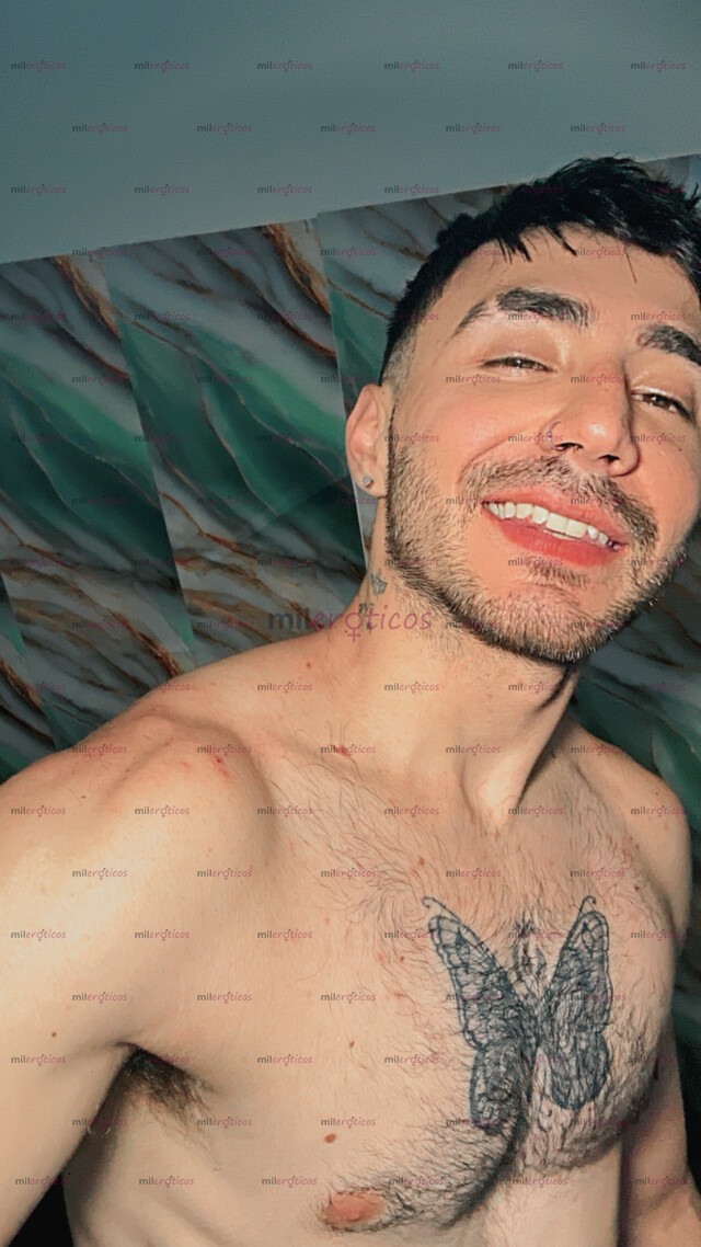 FOTOS DE JOSH INTER, DELGADO DEFINIDO TATUADO COMPLACIENTE