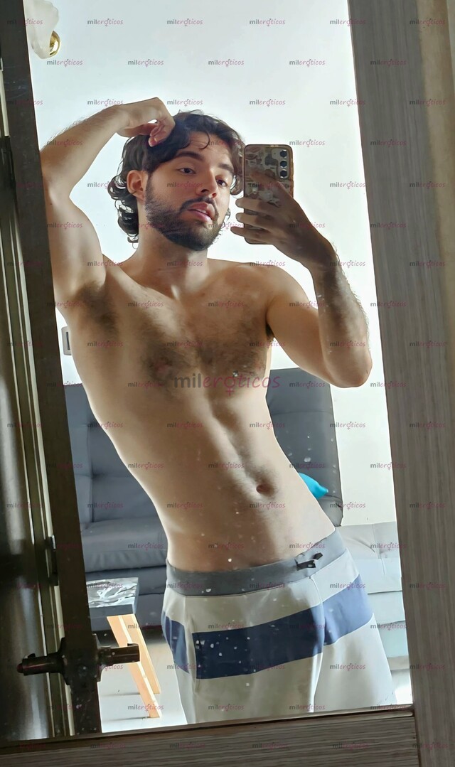 FOTOS DE PAISA, VERSÁTIL, MENTE ABIERTA Y COMPLACIENTE