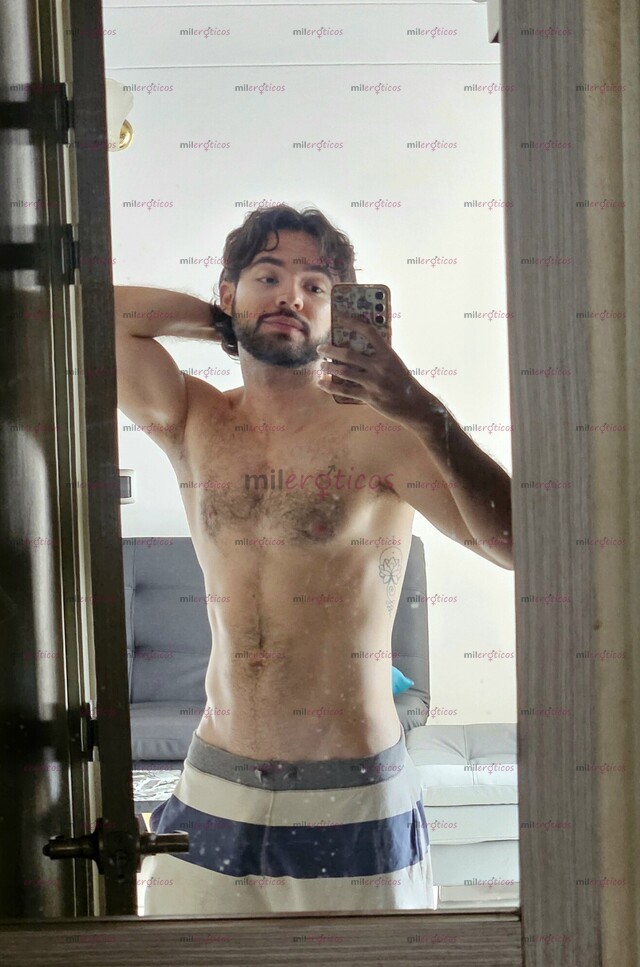 FOTOS DE PAISA, VERSÁTIL, MENTE ABIERTA Y COMPLACIENTE