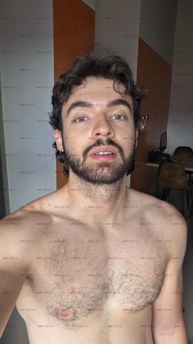 FOTOS DE PAISA, VERSÁTIL, MENTE ABIERTA Y COMPLACIENTE