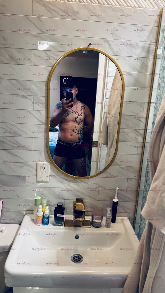 FOTOS DE CUBANO ACTIVO DE VISITA EN CANCUN ! DISPONIBLE PARA SERVICIO I CAN SPEAK INGLÉS