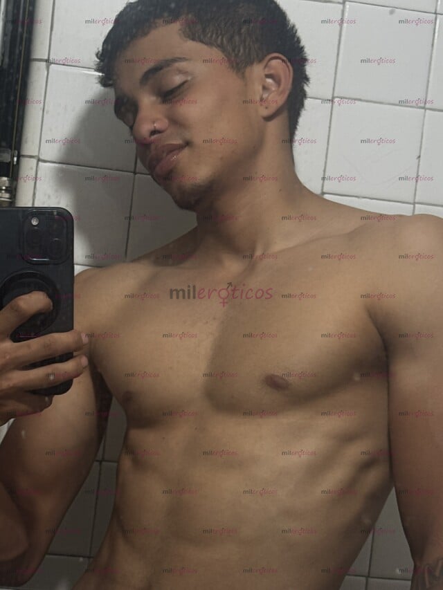FOTOS DE JOVEN APASIONADO DE 22, TU FANTASÍA HECHA REALIDAD