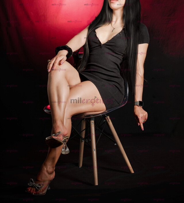 FOTOS DE SOY UNA CHICA LINDA, JOVEN, CERO MAMONA Y SÚPER COMPLACIENTE.