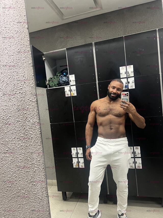 FOTOS DE NEGRO MUSCULOSO BRASILEÑO ,VERGON DOMÍNATE 23 CM REALES