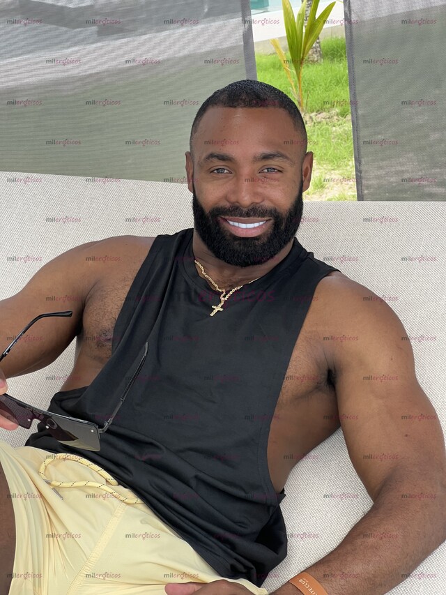 FOTOS DE NEGRO MUSCULOSO BRASILEÑO ,VERGON DOMÍNATE 23 CM REALES