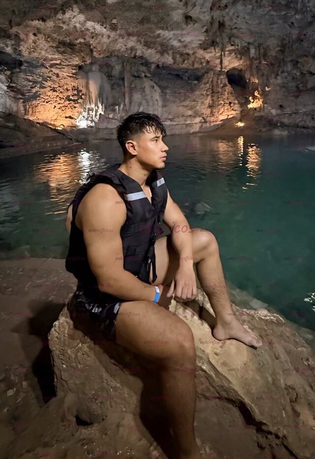 FOTOS DE ATLÉTICO JOVEN DOTADO, DISCRETO Y COMPLACIENTE