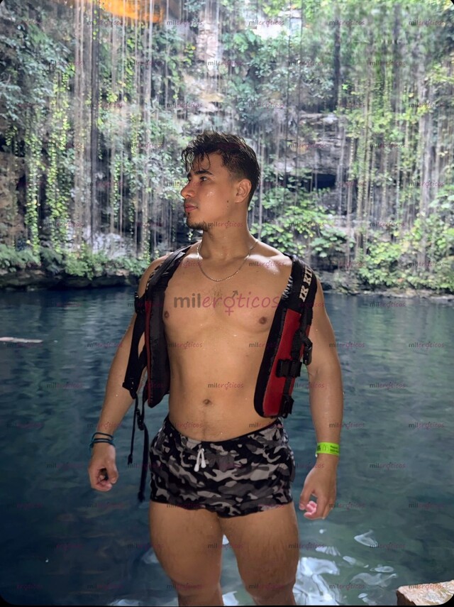 FOTOS DE ATLÉTICO JOVEN DOTADO, DISCRETO Y COMPLACIENTE