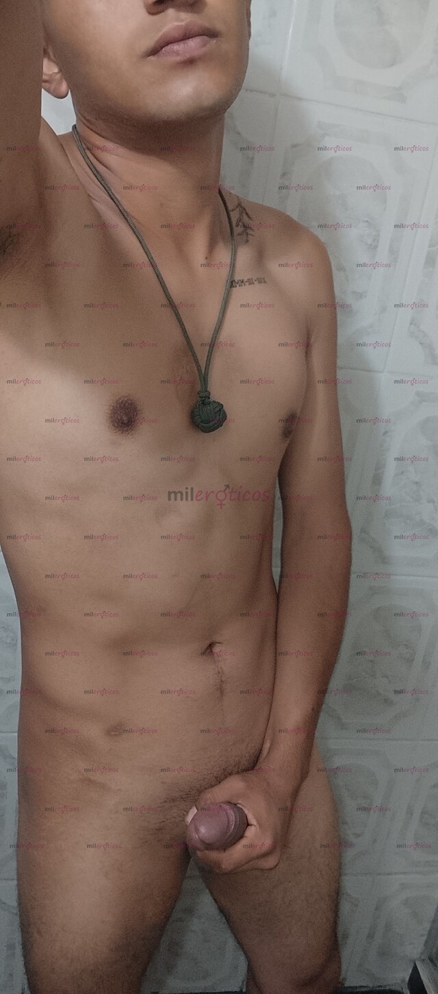 FOTOS DE UNIVERSITARIO MORENO QUE TE COMPLACERÁ SEXUALMENTE CON MUCHA ENERGÍA