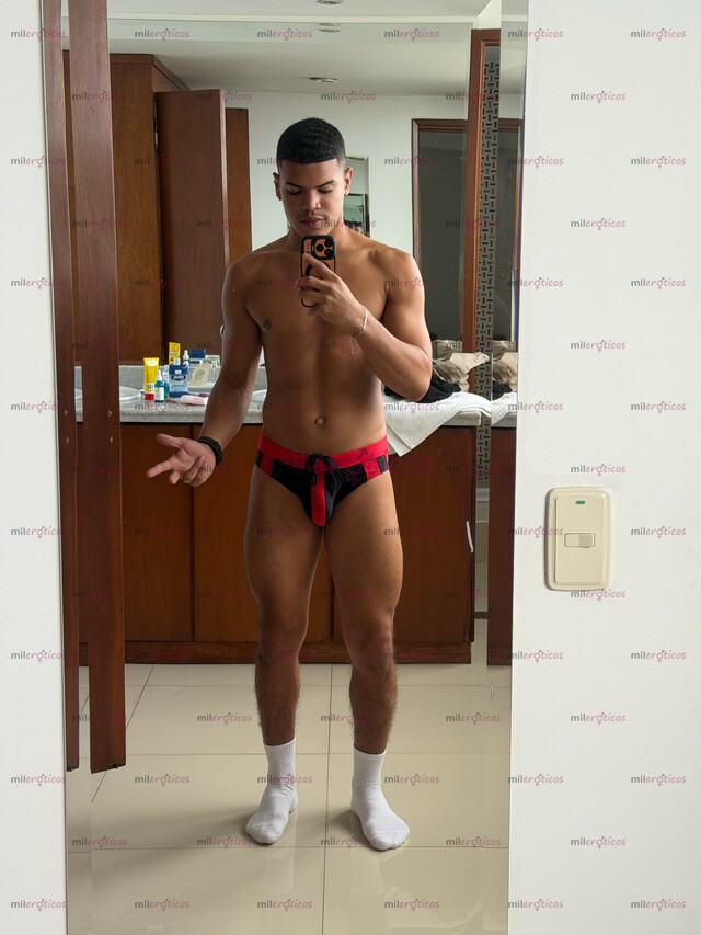 FOTOS DE CALEÑO MORBOSO Y COMPLACIENTE CON BUEN CUERPO