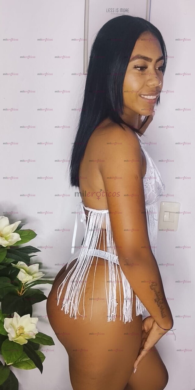 FOTOS DE LUCERO EXQUISITA DE 22 . NEGRITA DE UNA VAGINA ESTRECHITA DE ALTO VOLTAJE