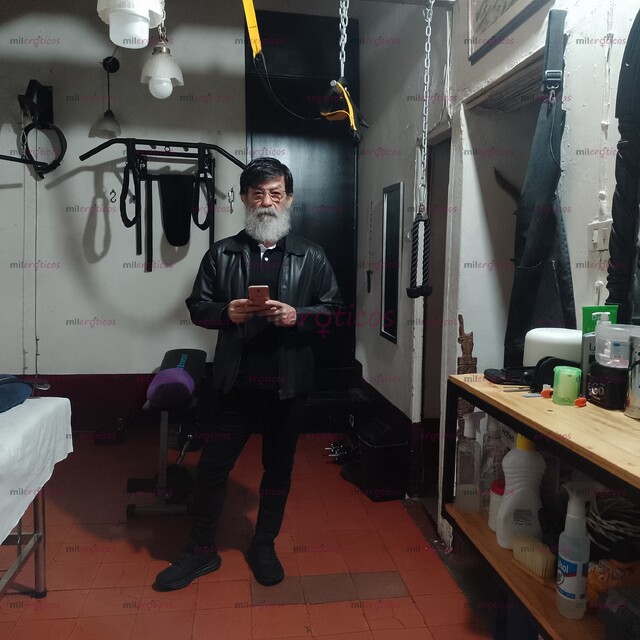 FOTOS DE MASAJISTA Y DEPILADOR MADURO SERIO BARBA BLANCA Y LARGA PASIVO 61 AÑOS EN MEDELL