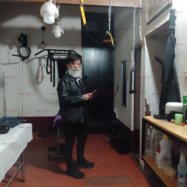 FOTOS DE MASAJISTA Y DEPILADOR MADURO SERIO BARBA BLANCA Y LARGA PASIVO 61 AÑOS EN MEDELL