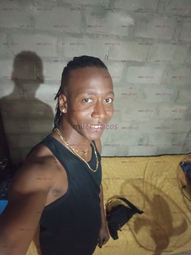 FOTOS DE NEGRO PASIVO, SUMISO, COMPLACIENTE Y VARONIL