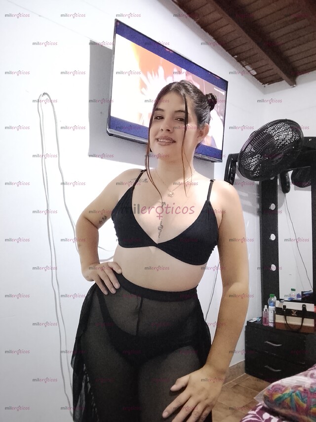 FOTOS DE SOY AXLY DISPONIBLE POR POCOS DIAS VEN Y DISFRUTEMOS DE UN RICO SEXO