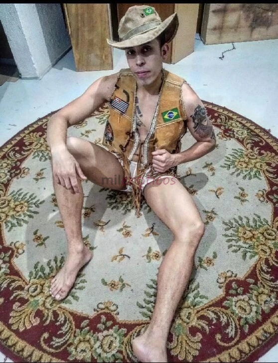 Ola sou o biel tenho 26 anos 1 75 m 78 kg corpo magro atletico tatuado pele macia e totalmente liso dotado com 21 cm perfil de macho discreto ideal pa...