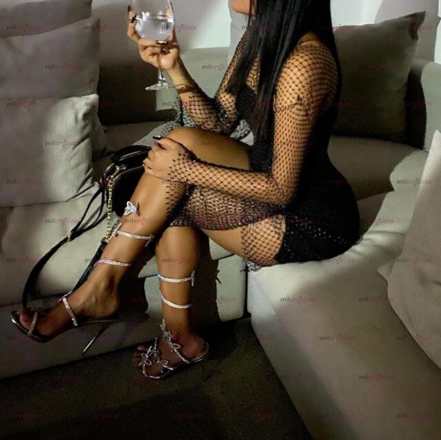 FOTOS DE 18 AÑOS PAOLA CUERPO NATURAL, VAGINA ROSITA Y HUMEDA PAGAS AL VERME