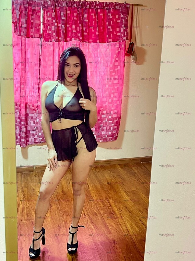 FOTOS DE SOY GINEBRA UNA PUTITA CALIENTE Y HAMBRIENTA DE VERGA, VEN A GOZAR CONMIGO BB