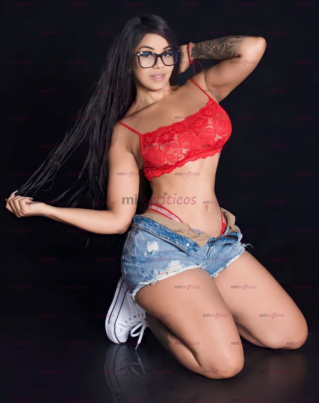 FOTOS DE UNA CHICA SUMISA COMPLACIENTE Y ERÓTICA ESPERA POR TU LECHE