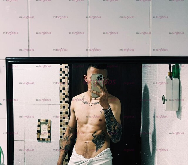 FOTOS DE JOVEN DELGADO, HETERO, CON MUCHA ENERGÍA Y GANAS DE SATISFACERTE.