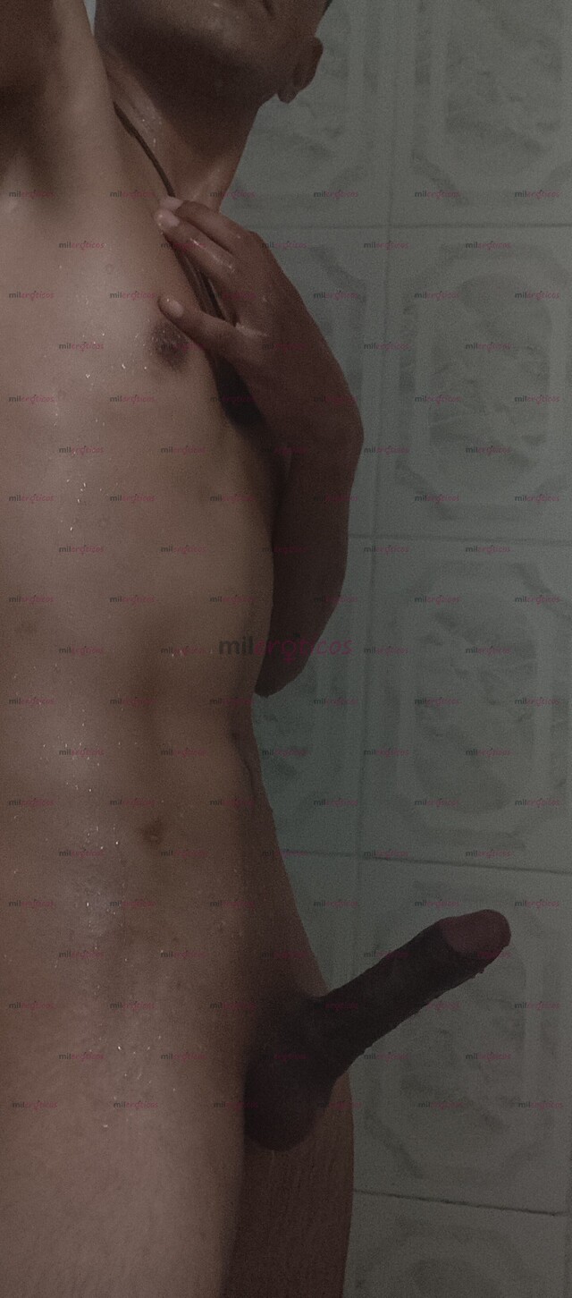 FOTOS DE UNIVERSITARIO MORENO CON BUEN CUERPO Y MUCHA ENERGÍA SEXUAL ACTIVO